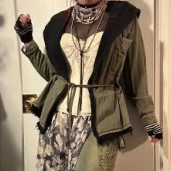 💚 Free People Slouchy Utility Jacket. Army Green w/ Black Accents & hood. XS 💚 - Picture 5 of 15